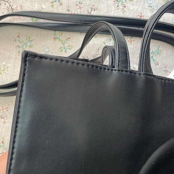 Telfar Medium Classic Black Shoulder Bag - Picture 10 of 10